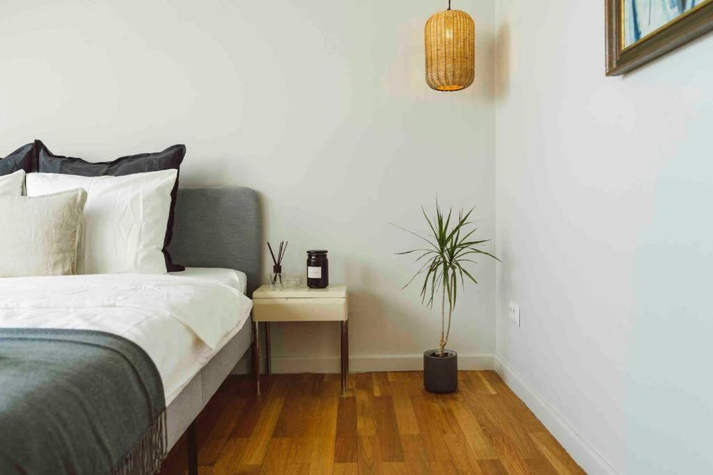 Vivando - Beautiful Studio B + Parking Bucarest Extérieur photo