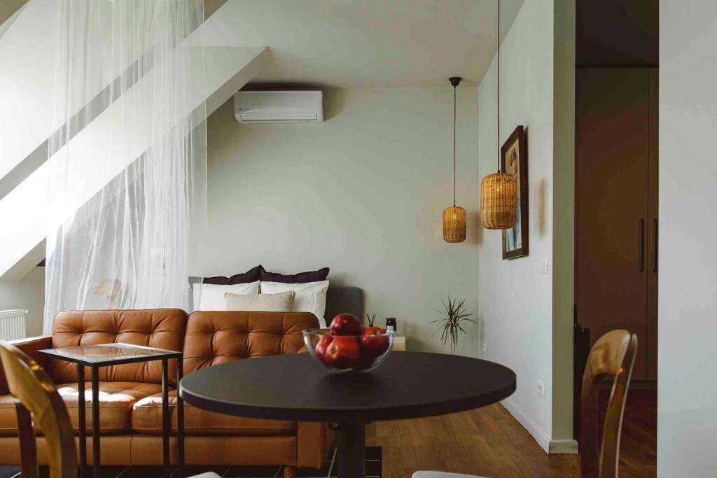 Vivando - Beautiful Studio B + Parking Bucarest Extérieur photo