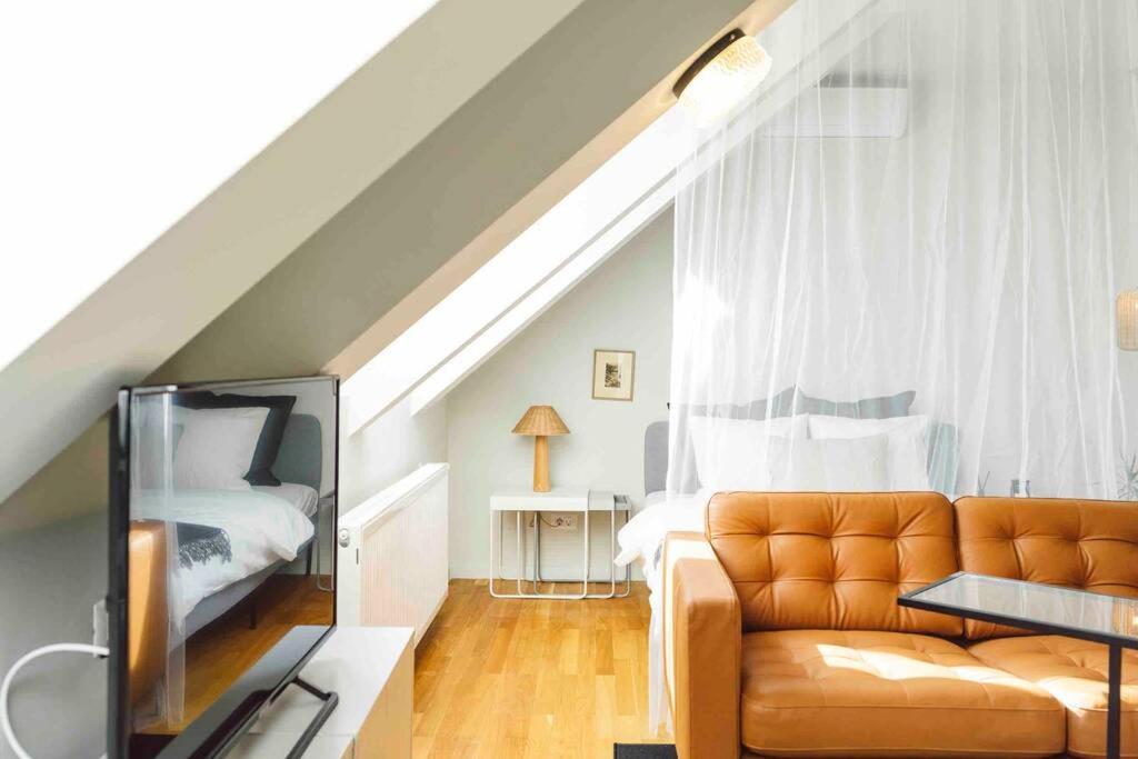 Vivando - Beautiful Studio B + Parking Bucarest Extérieur photo
