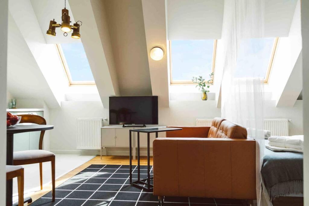 Vivando - Beautiful Studio B + Parking Bucarest Extérieur photo